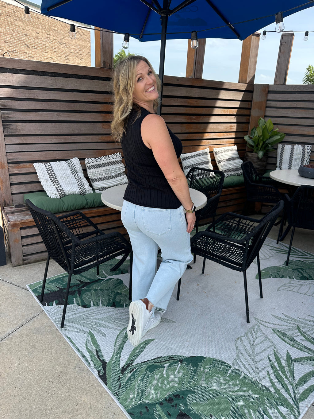 Twisted Front V-Neck Sleeveless Top